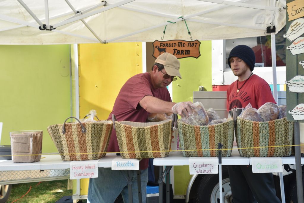 3-28-20 farmers mkt and flowers 118 (1024x683).jpg